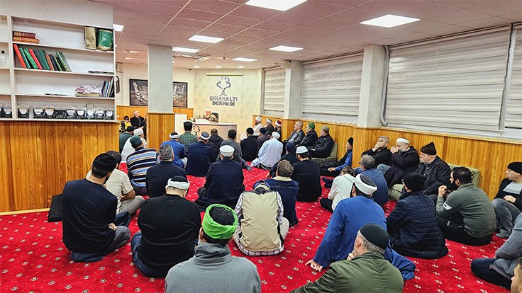 A GREAT PLANE TREE IN ÇINARALTI. ALI ULVİ UZUNLAR HOCAEFENDI