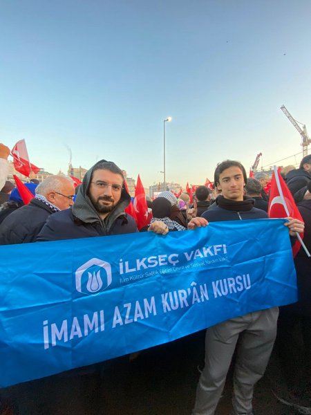 WE ARE IN THE SQUARES FOR GAZA