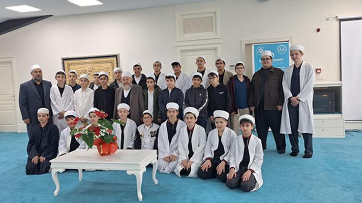 Kurucu Genel Başkanımız Ali Ulvi Uzunlar Hocaefendi’den Hafızlara Anlamlı Buluşma