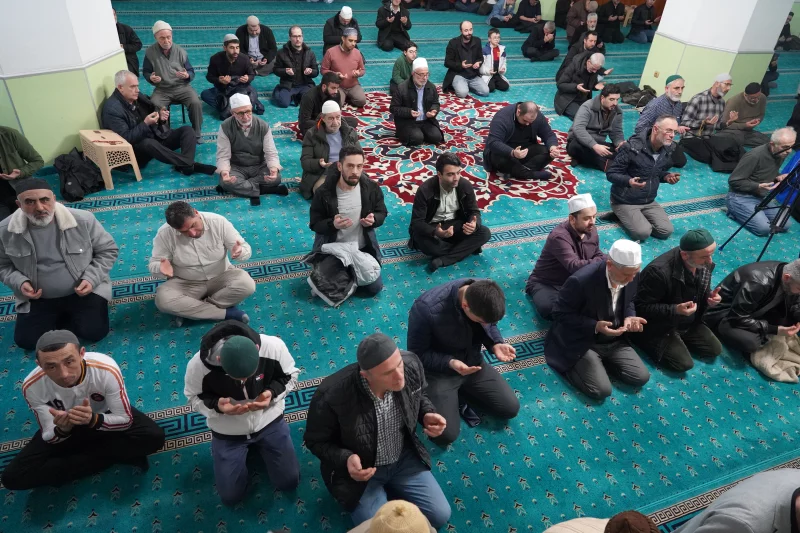 NİHAT YILMAZ HOCAEFENDİ RAHMETLE YÂD EDİLDİ